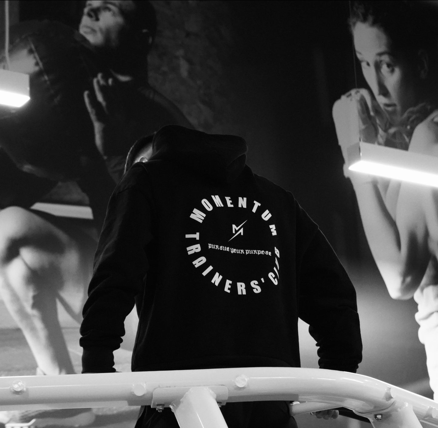 TRAINERS' CLUB "ELLIPTICAL" HOODIE - BLACK